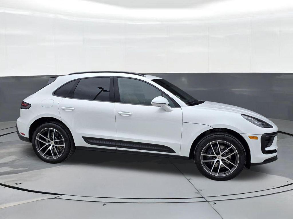 2026 Porsche Macan Base - Photo 8