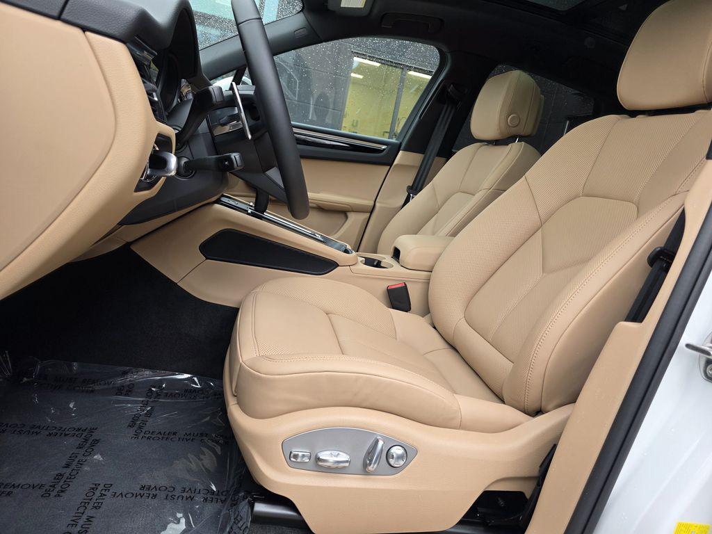 2026 Porsche Macan Base - Photo 17