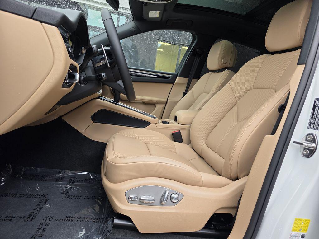 2026 Porsche Macan Base - Photo 18