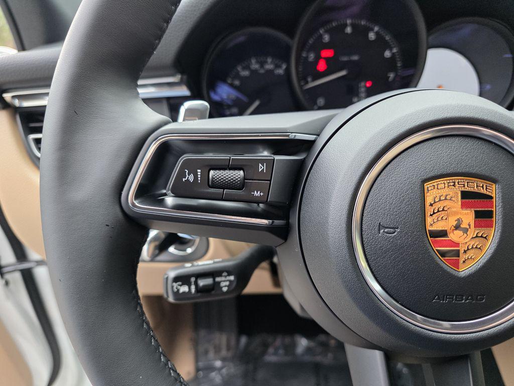 2026 Porsche Macan Base - Photo 24