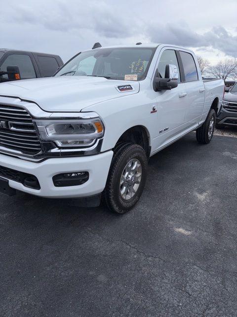 2024 RAM 2500 Laramie Crew Cab 4x4 64 Box