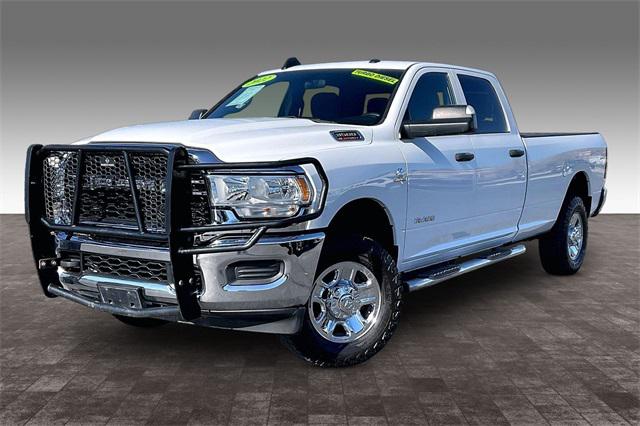 2022 RAM 3500 Tradesman Crew Cab 4x4 8 Box