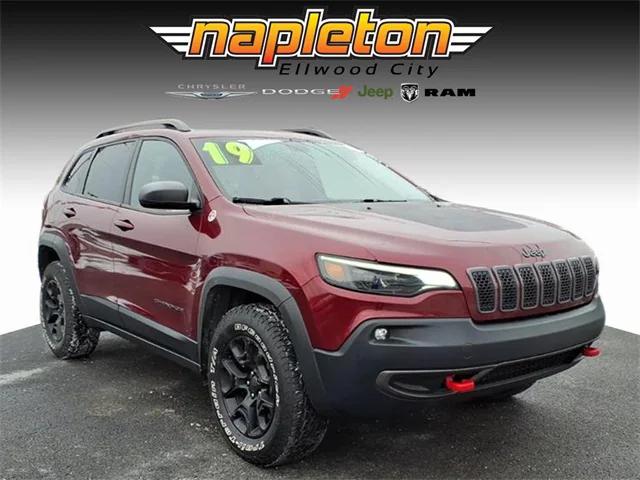 2019 Jeep Cherokee Trailhawk 4x4 2019 Jeep Cherokee Trailhawk 4x4