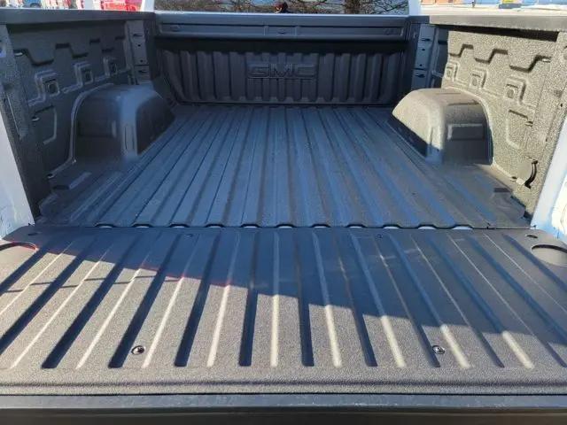 2026 GMC Sierra 1500 Crew Cab, Short Bed, SLE, 4WD