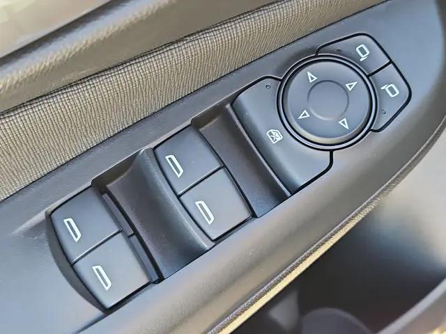 2026 Buick NV Preferred FWD