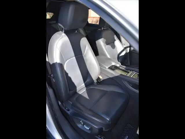 2019 Jaguar F-PACE 25t Premium