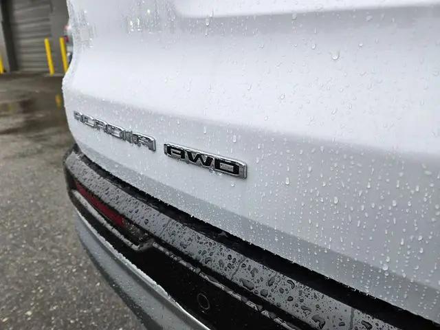 2026 GMC Acadia Denali AWD