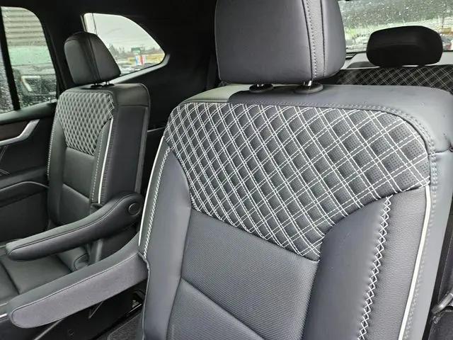 2026 GMC Acadia Denali AWD