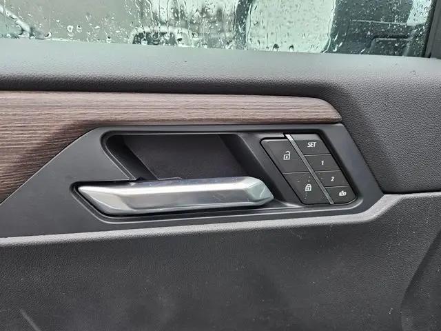 2026 GMC Acadia Denali AWD