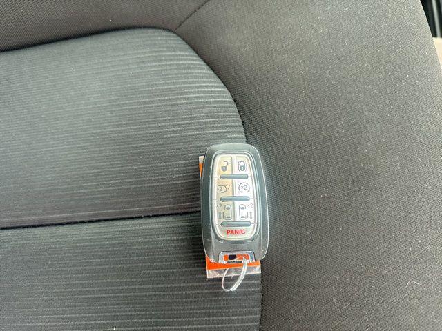 2024 Chrysler Voyager LX