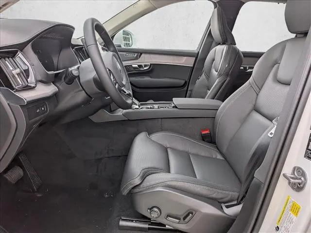 2026 Volvo XC90 Plug-In Hybrid Ultra, T8 AWD, Electric/Gasoline, Bright, 6 Seats