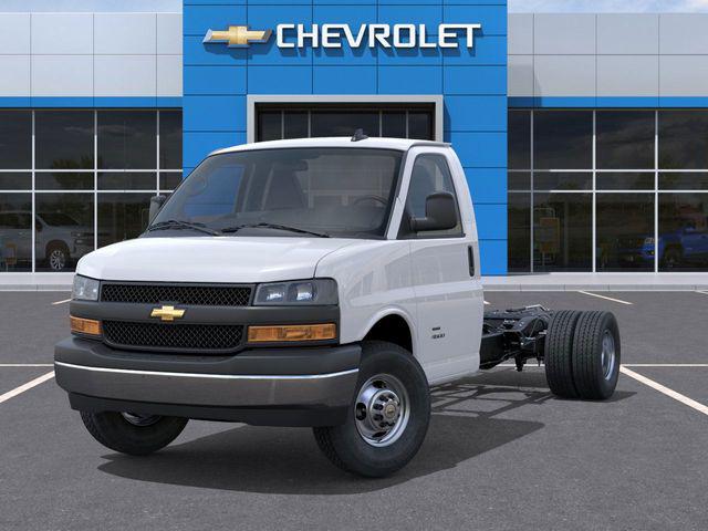 2025 Chevrolet Express Cutaway Work Van