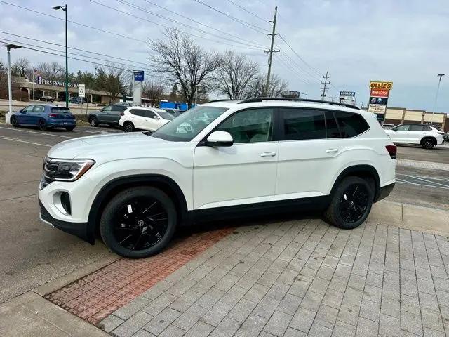 2026 Volkswagen Atlas SE with Technology