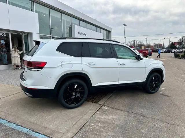 2026 Volkswagen Atlas SE with Technology
