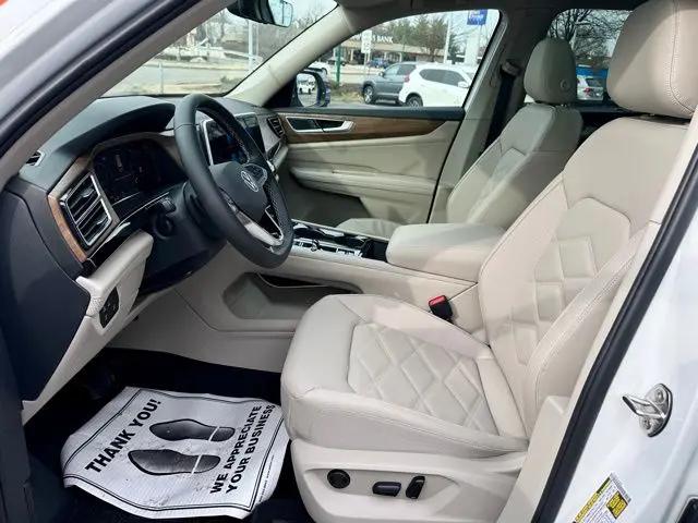 2026 Volkswagen Atlas SE with Technology