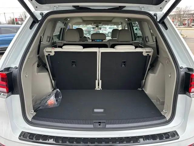 2026 Volkswagen Atlas SE with Technology