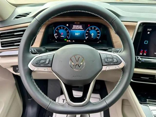 2026 Volkswagen Atlas SE with Technology