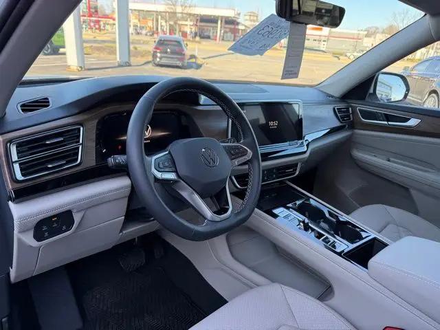 2026 Volkswagen Atlas SE with Technology