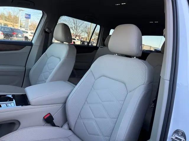 2026 Volkswagen Atlas SE with Technology