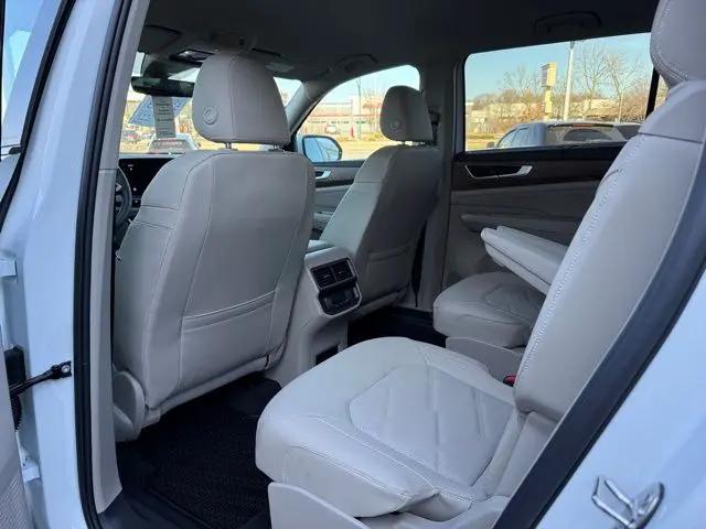2026 Volkswagen Atlas SE with Technology