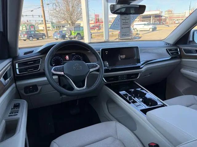 2026 Volkswagen Atlas SE with Technology