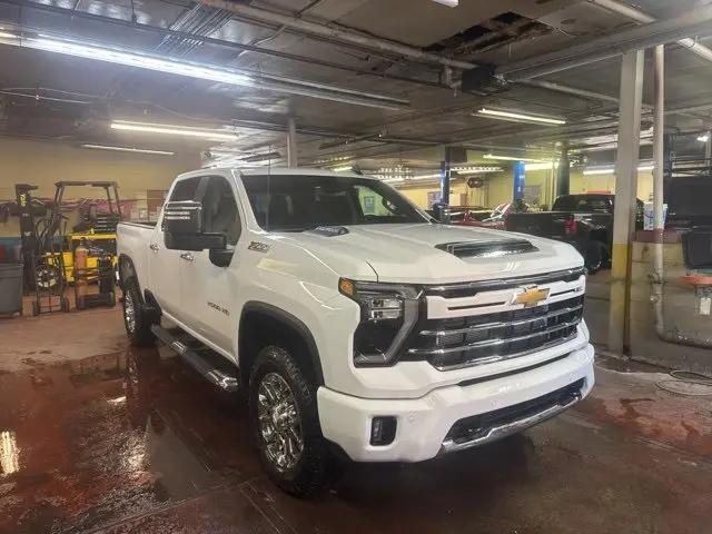 2026 Chevrolet Silverado 2500HD Crew Cab, Standard Bed, LT, 4WD