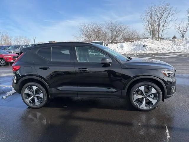 2026 Volvo XC40 Plus, B5 AWD Gas (mild hybrid), Dark