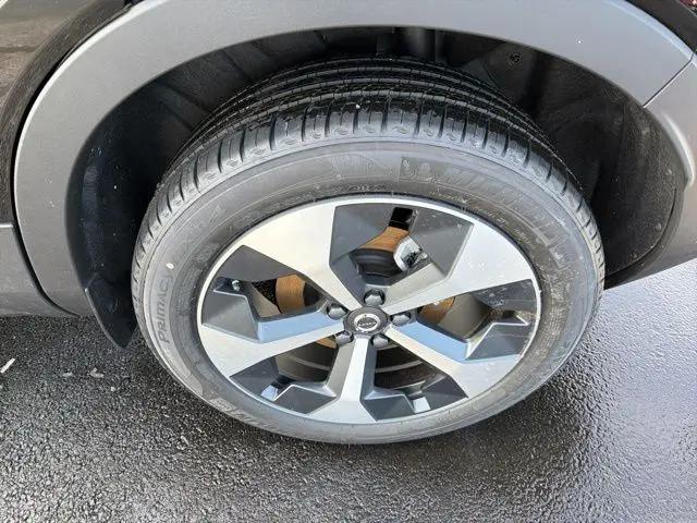 2026 Volvo XC40 Plus, B5 AWD Gas (mild hybrid), Dark