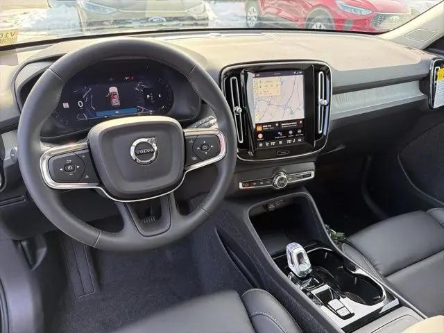 2026 Volvo XC40 Plus, B5 AWD Gas (mild hybrid), Dark