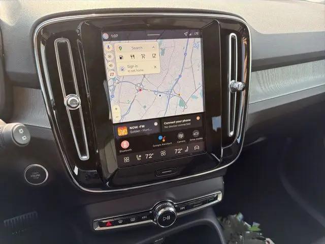 2026 Volvo XC40 Plus, B5 AWD Gas (mild hybrid), Dark