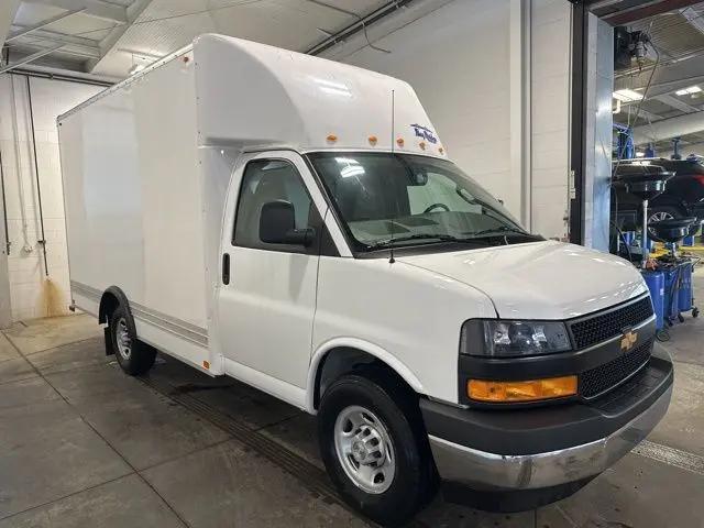 2025 Chevrolet Express Cutaway Work Van