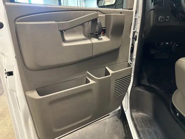2025 Chevrolet Express Cutaway Work Van