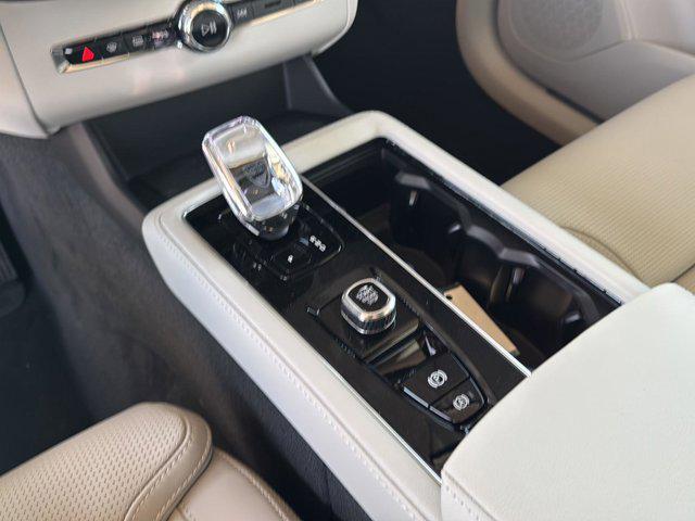 2026 Volvo XC90 Plug-In Hybrid Ultra Dark Theme, T8 AWD, Electric/Gasoline, 7 Seats