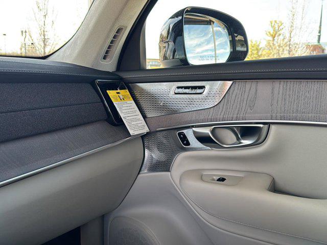 2026 Volvo XC90 Plug-In Hybrid Ultra Dark Theme, T8 AWD, Electric/Gasoline, 7 Seats