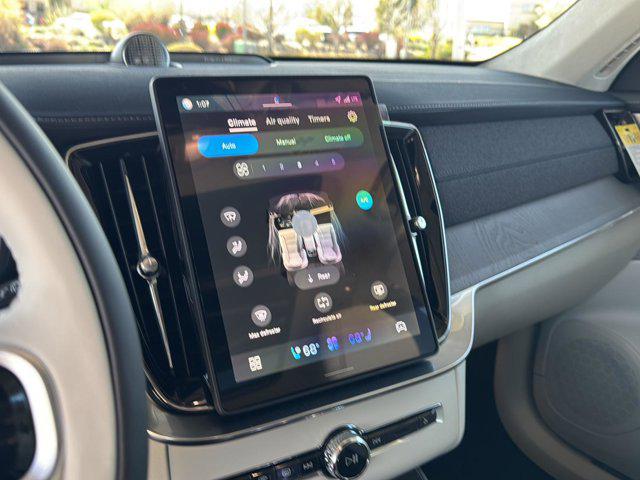 2026 Volvo XC90 Plug-In Hybrid Ultra Dark Theme, T8 AWD, Electric/Gasoline, 7 Seats