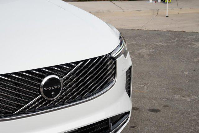 2026 Volvo XC90 Plug-In Hybrid Ultra, T8 AWD, Electric/Gasoline, Bright, 7 Seats