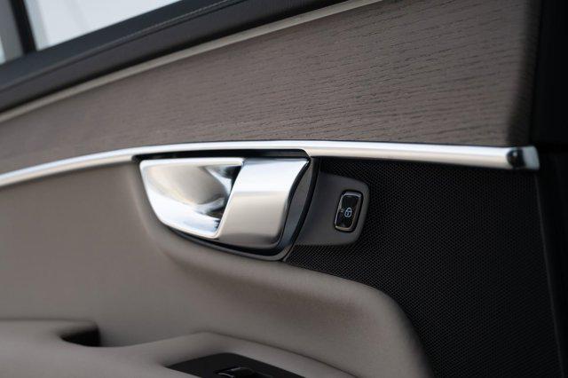 2026 Volvo XC90 Plug-In Hybrid Ultra, T8 AWD, Electric/Gasoline, Bright, 7 Seats