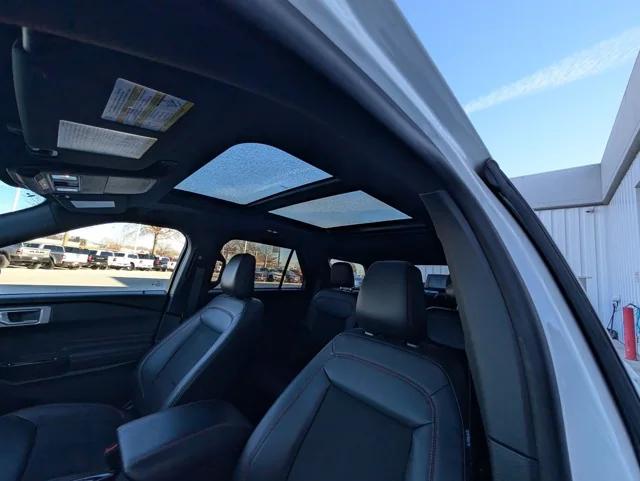 2024 Ford Explorer ST-Line