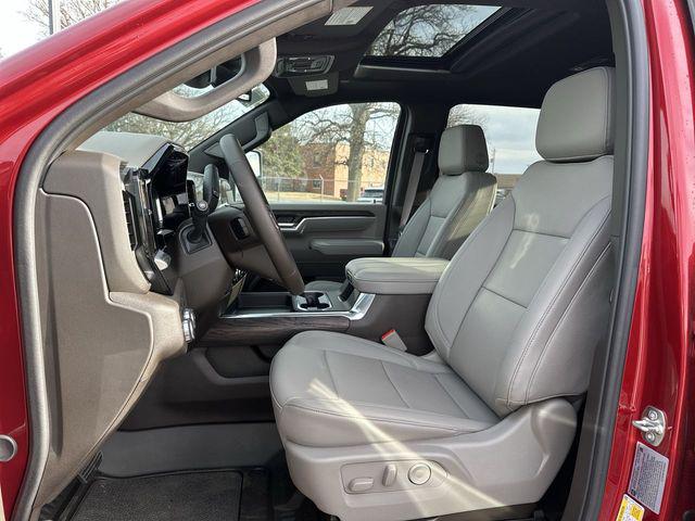 2025 GMC Sierra 2500HD 4WD Crew Cab Standard Bed SLT