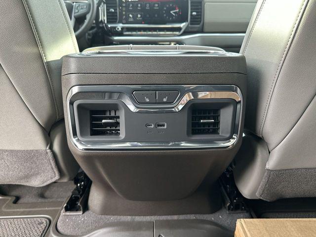 2025 GMC Sierra 2500HD 4WD Crew Cab Standard Bed SLT