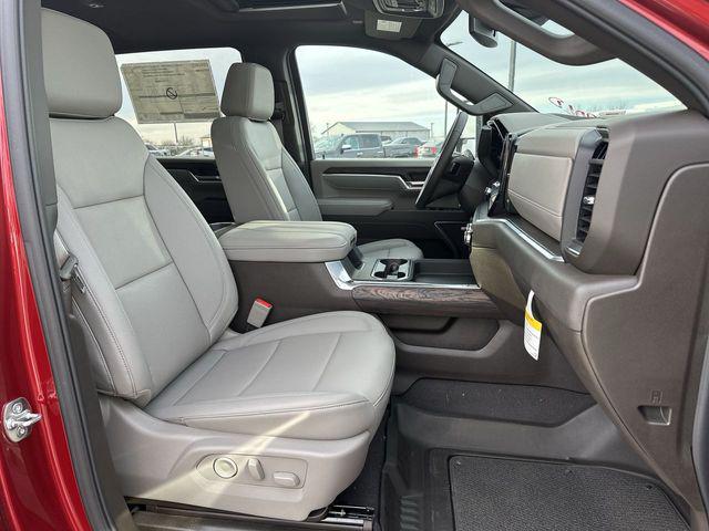 2025 GMC Sierra 2500HD 4WD Crew Cab Standard Bed SLT