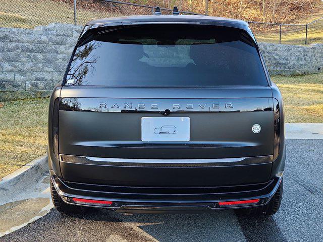 2026 Land Rover Range Rover P615 SV