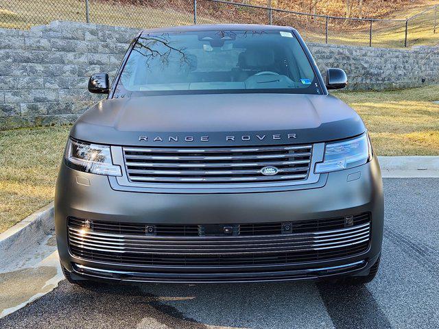 2026 Land Rover Range Rover P615 SV