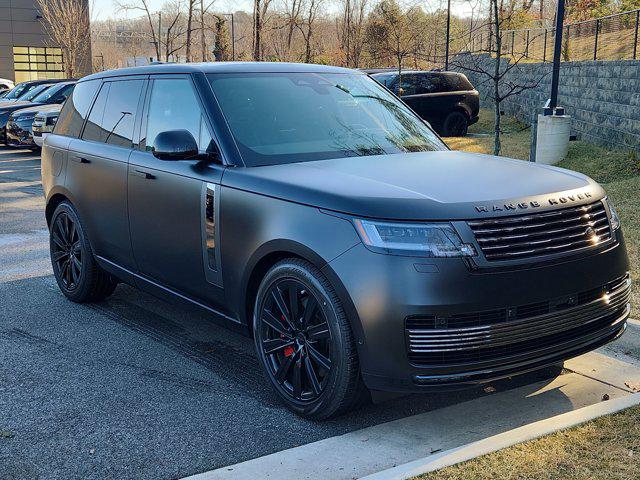 2026 Land Rover Range Rover P615 SV