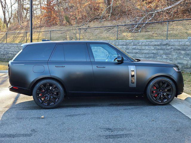 2026 Land Rover Range Rover P615 SV