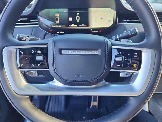 2026 Land Rover Range Rover P615 SV