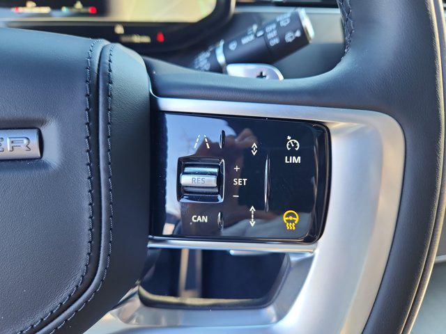 2026 Land Rover Range Rover P615 SV