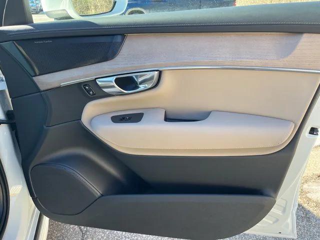2026 Volvo XC90 Plus, B6 AWD Gas (mild hybrid), Gasoline, Bright, 7 Seats
