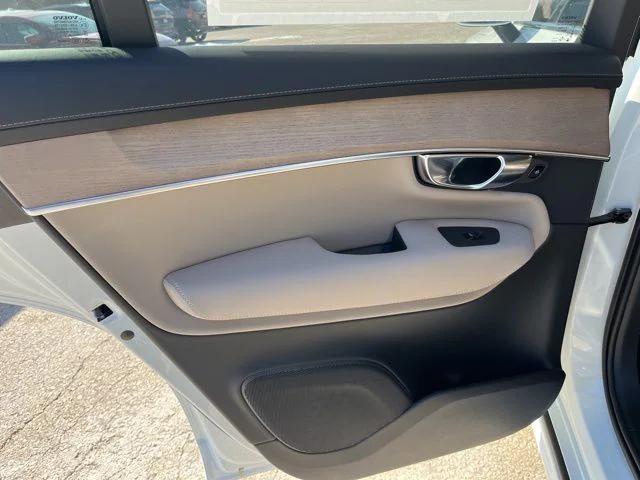 2026 Volvo XC90 Plus, B6 AWD Gas (mild hybrid), Gasoline, Bright, 7 Seats