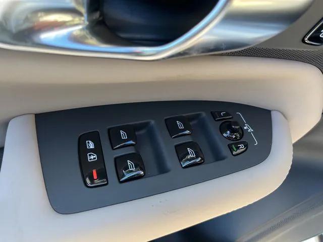 2026 Volvo XC90 Plus, B6 AWD Gas (mild hybrid), Gasoline, Bright, 7 Seats